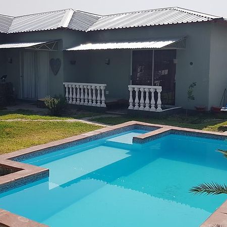 Villa Graf Ongwediva Exterior photo